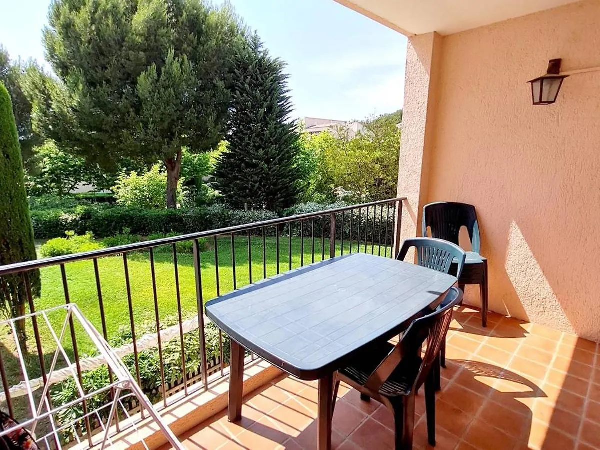 Appartement T3 Avec Parking, Piscine Et Tennis - A 200M Des Plages Et Commerces - Fr-1-316-122 Six-Fours-les-Plages 0*,  França